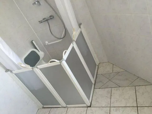 salle de bain pmr